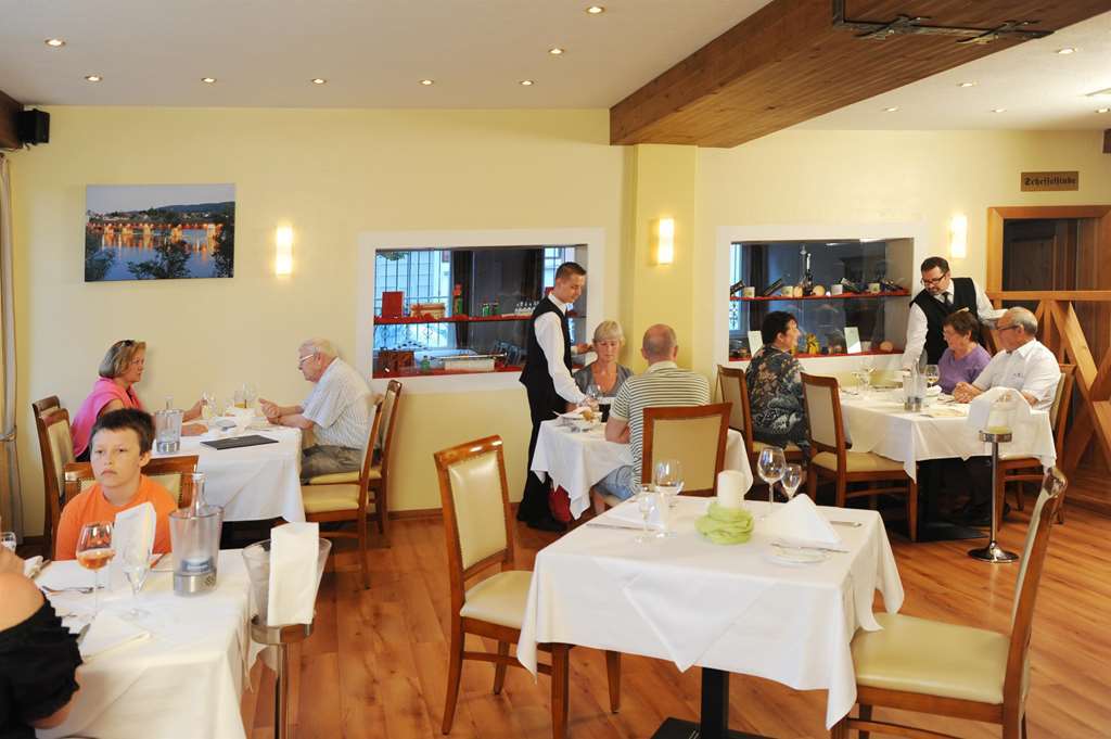 Hotel Goldener Knopf Bad Säckingen Restoran fotoğraf